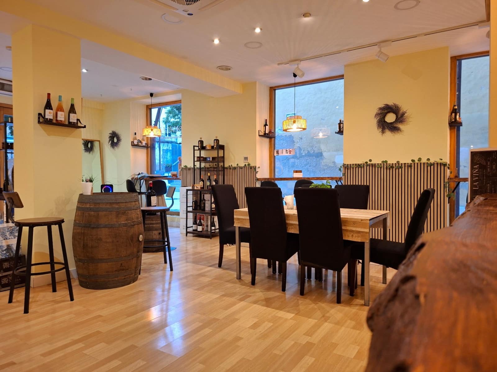 Commercial for rent in Denia - € 1,500 (Ref: 10158183)