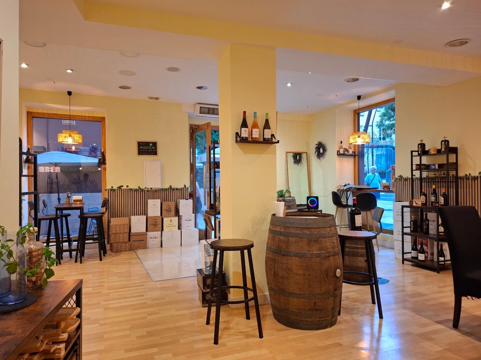Commercial for rent in Denia - € 1,500 (Ref: 10158183)