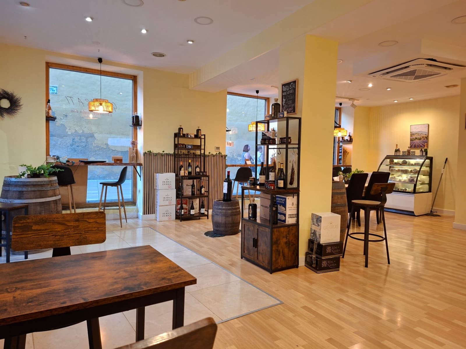 Commercial for rent in Denia - € 1,500 (Ref: 10158183)