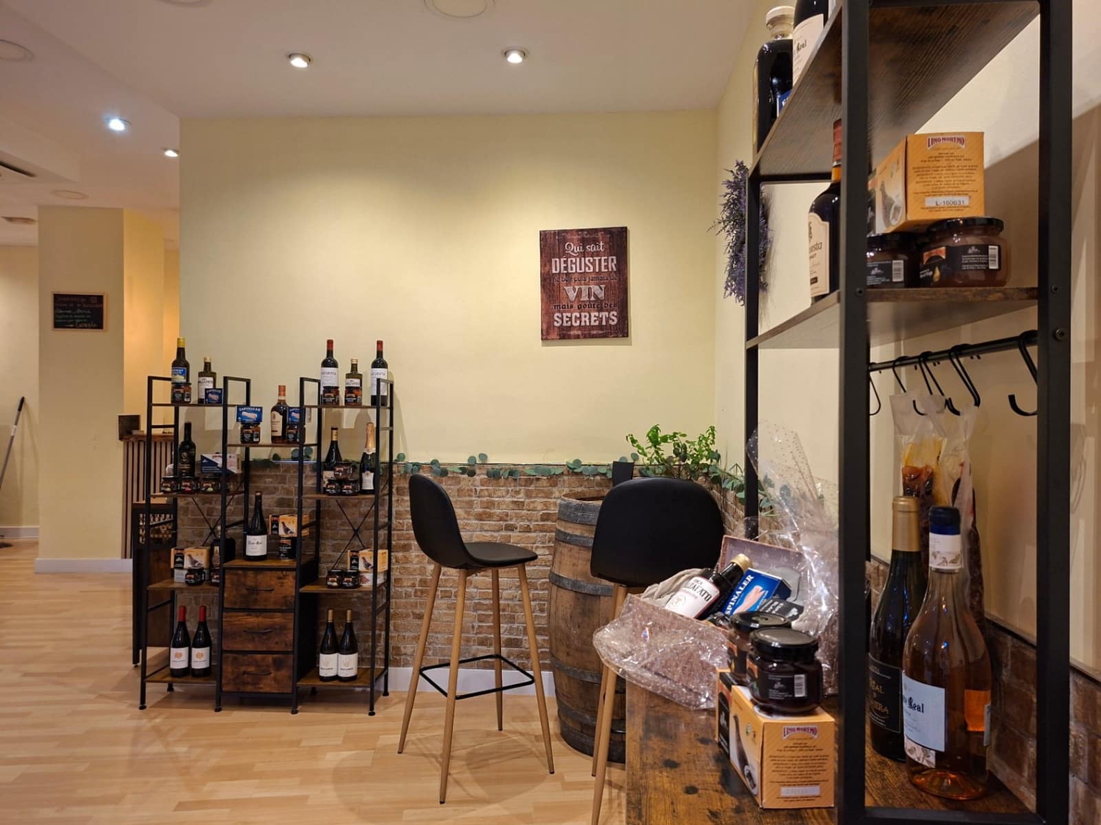 Commercial for rent in Denia - € 1,500 (Ref: 10158183)