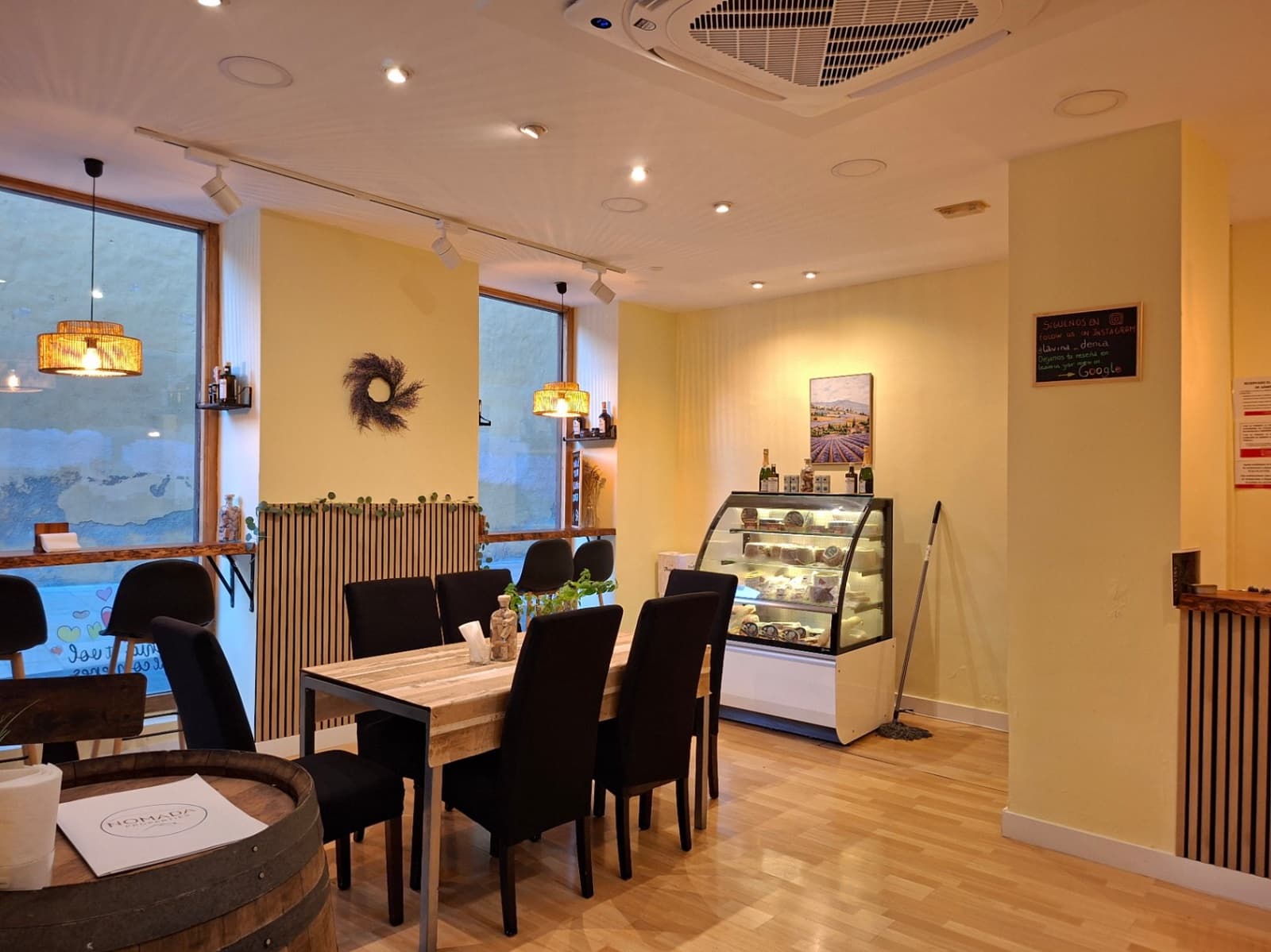 Commercial for rent in Denia - € 1,500 (Ref: 10158183)
