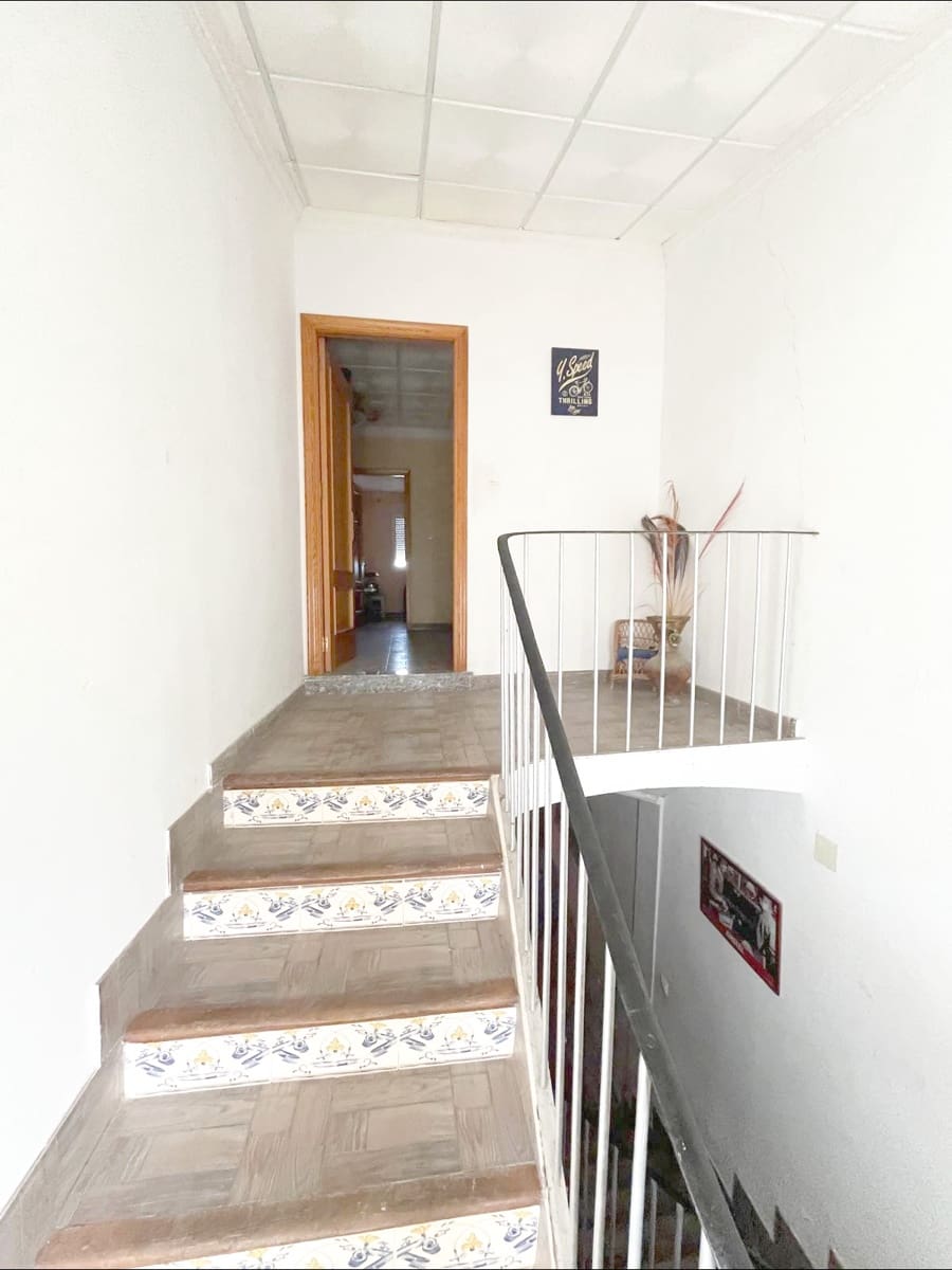 8 quarto Casa em Banda para venda em Pinoso com garagem - 115 000 € (Ref: 10162289)