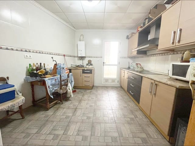 8 chambre Maison de Ville à vendre à Pinoso avec garage - 115 000 € (Ref: 10162289)