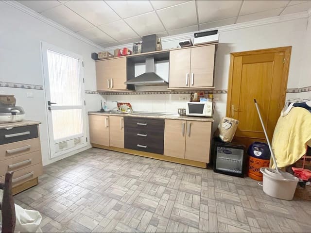 8 chambre Maison de Ville à vendre à Pinoso avec garage - 115 000 € (Ref: 10162289)