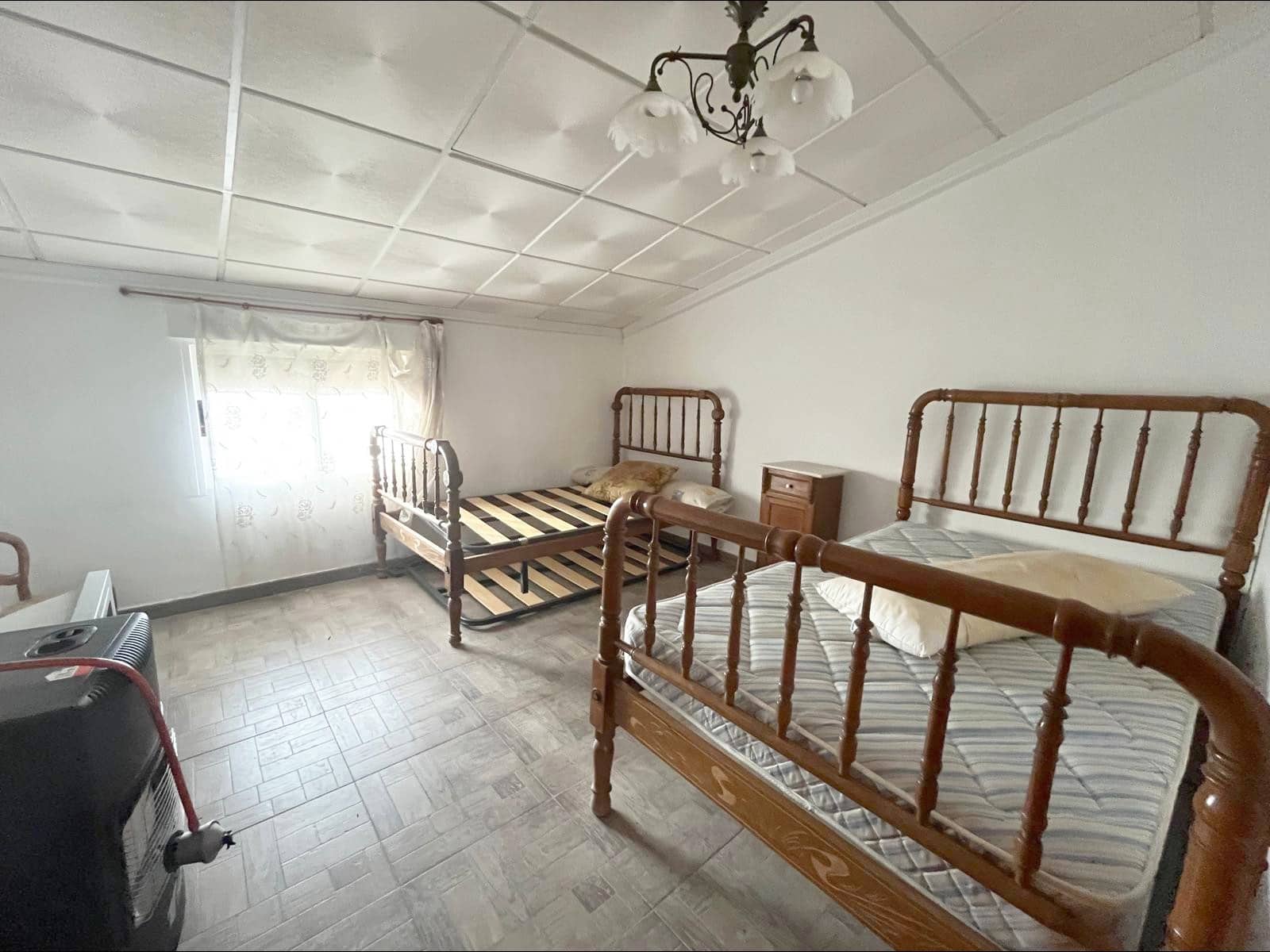 8 quarto Casa em Banda para venda em Pinoso com garagem - 115 000 € (Ref: 10162289)