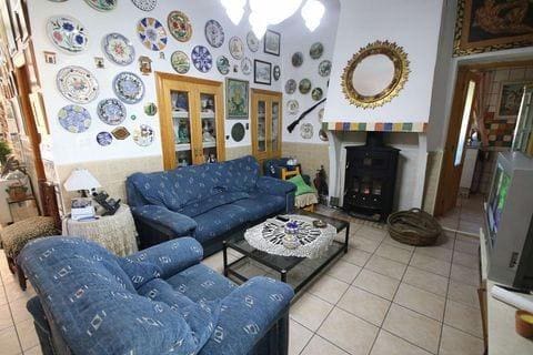 4 bedroom Townhouse for sale in Chinorlet / Xinorlet - € 99,900 (Ref: 9505975)