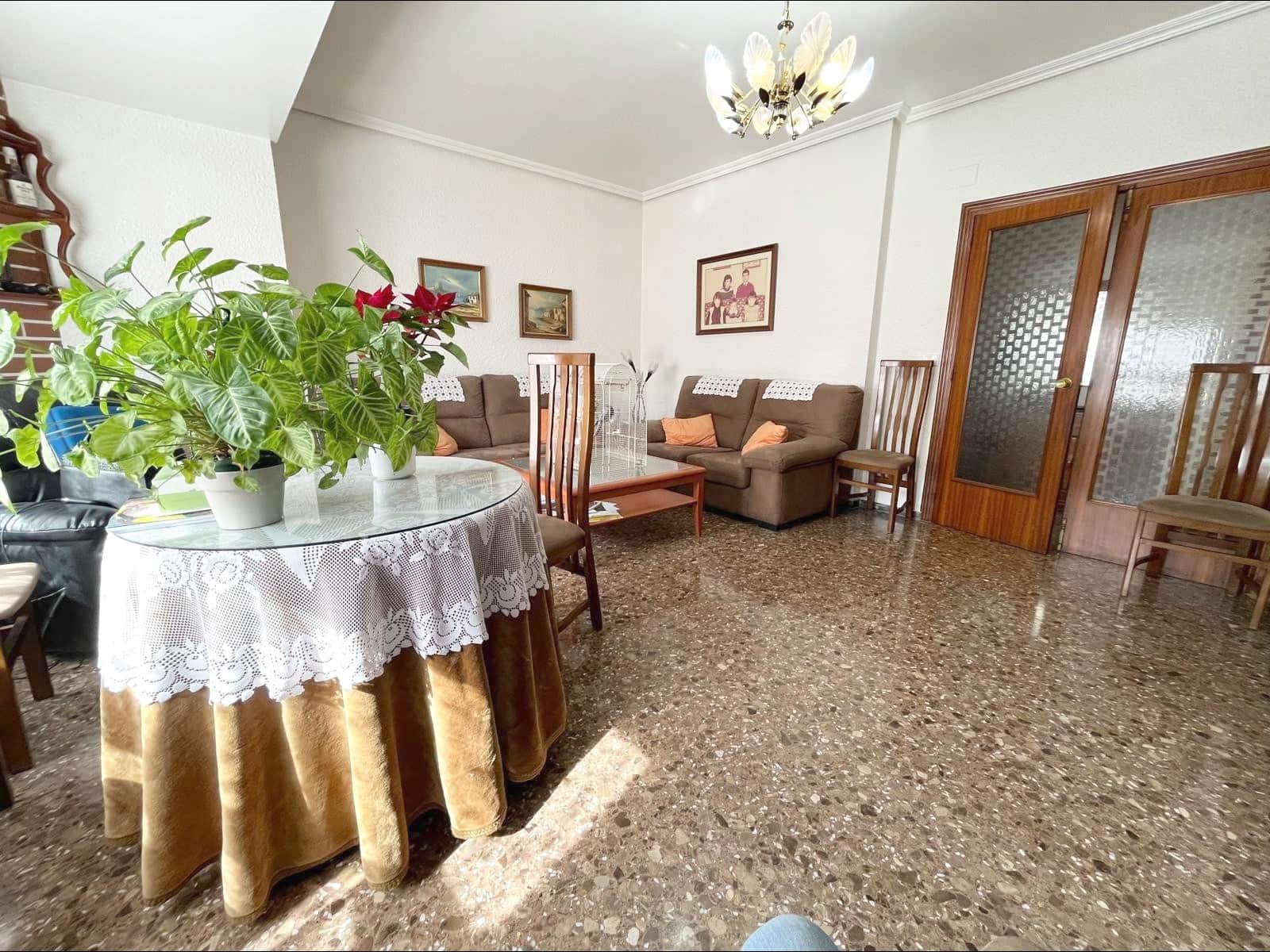 4 slaapkamer Flat te koop in Novelda - € 99.000 (Ref: 9505976)