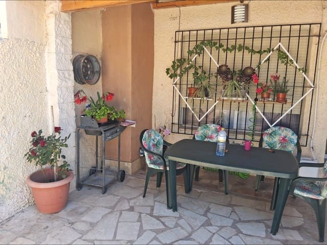 4 slaapkamer Rijtjeshuis te koop in L'Algueña / Alguenya - € 95.000 (Ref: 9505978)