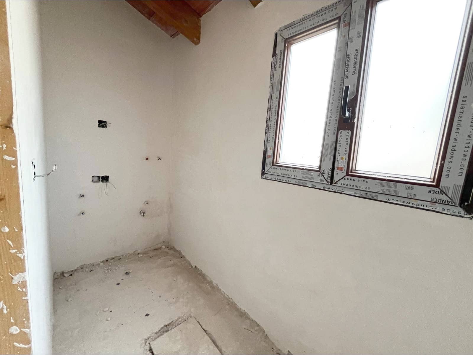 4 soverom Finca/Herregård til salgs i Pinoso med svømmebasseng - € 120 000 (Ref: 9505981)