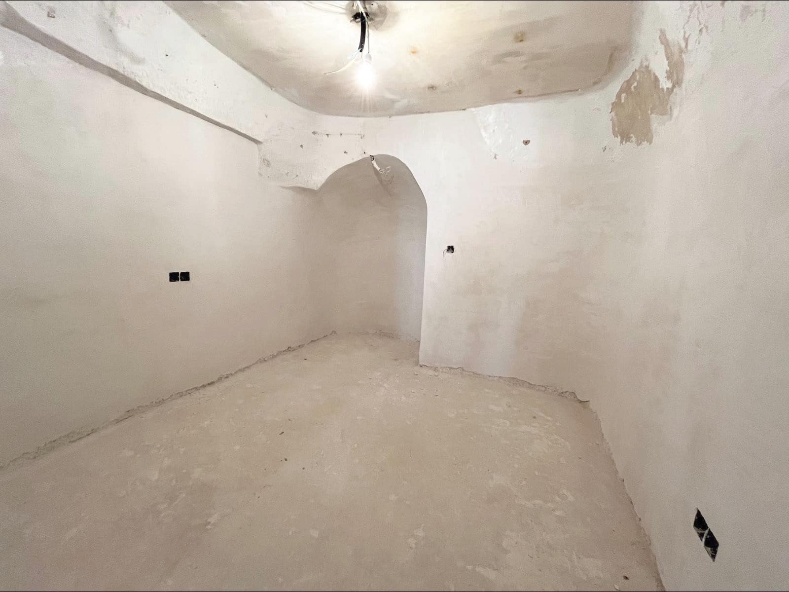 4 soverom Finca/Herregård til salgs i Pinoso med svømmebasseng - € 120 000 (Ref: 9505981)