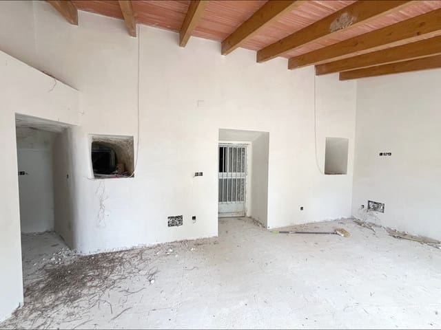 4 soverom Finca/Herregård til salgs i Pinoso med svømmebasseng - € 120 000 (Ref: 9505981)