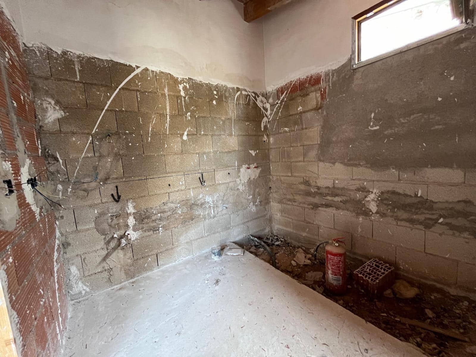 4 soverom Finca/Herregård til salgs i Pinoso med svømmebasseng - € 120 000 (Ref: 9505981)