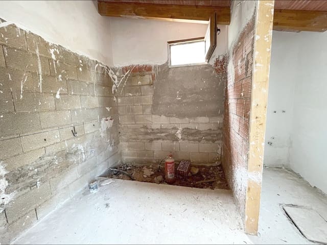 4 soverom Finca/Herregård til salgs i Pinoso med svømmebasseng - € 120 000 (Ref: 9505981)