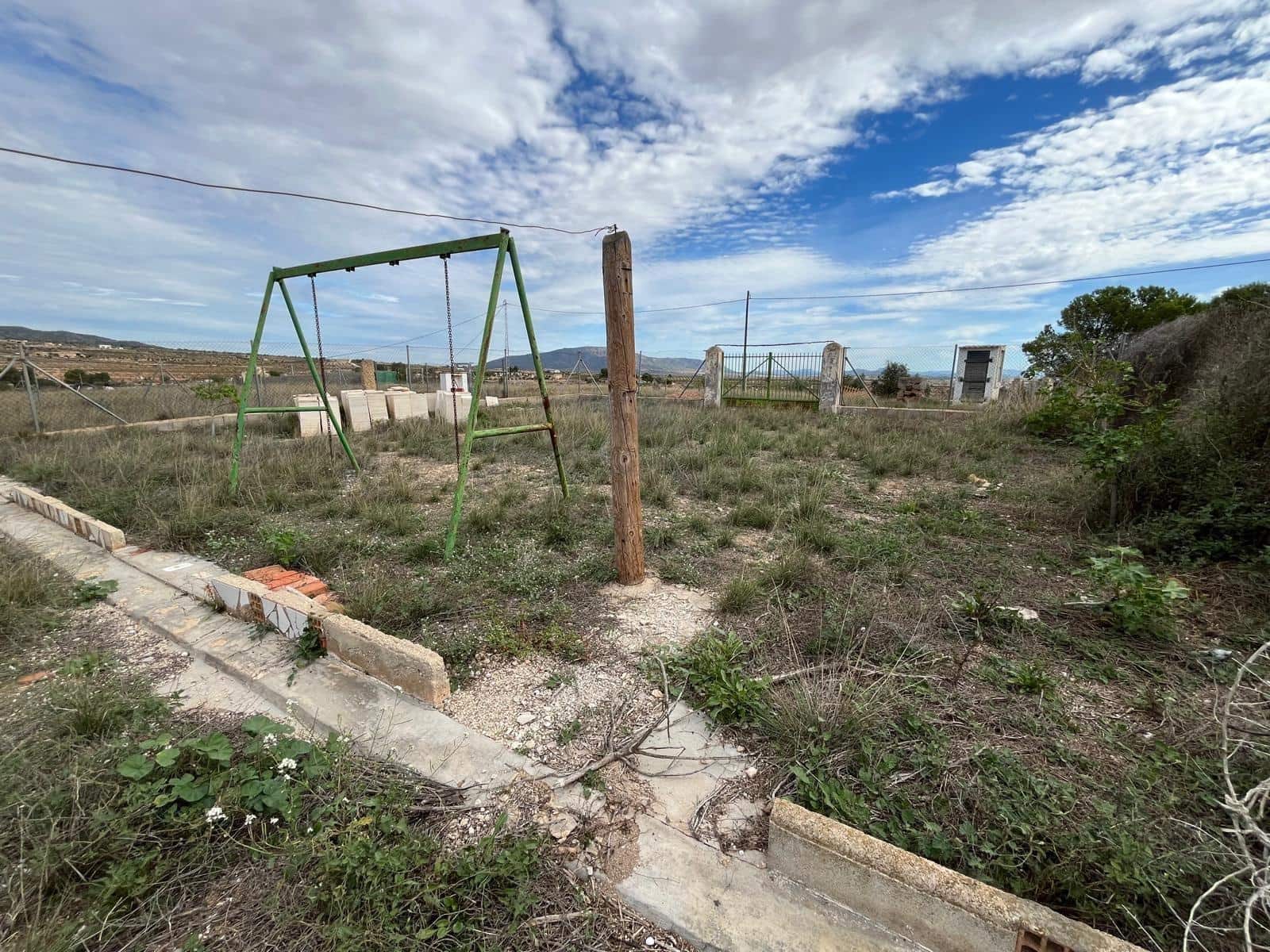 4 soverom Finca/Herregård til salgs i Pinoso med svømmebasseng - € 120 000 (Ref: 9505981)