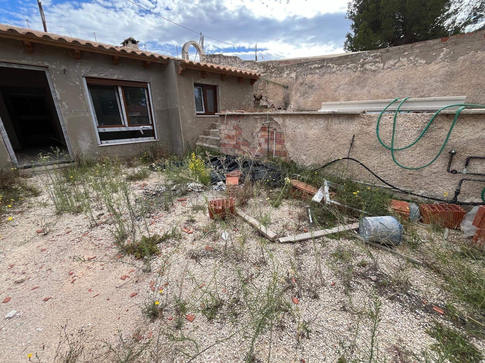 4 soverom Finca/Herregård til salgs i Pinoso med svømmebasseng - € 120 000 (Ref: 9505981)