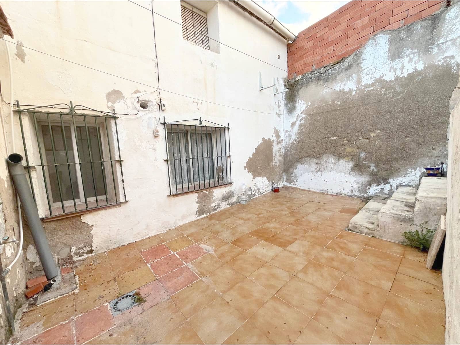 7 bedroom Townhouse for sale in Monovar / Monover - € 95,000 (Ref: 9505983)