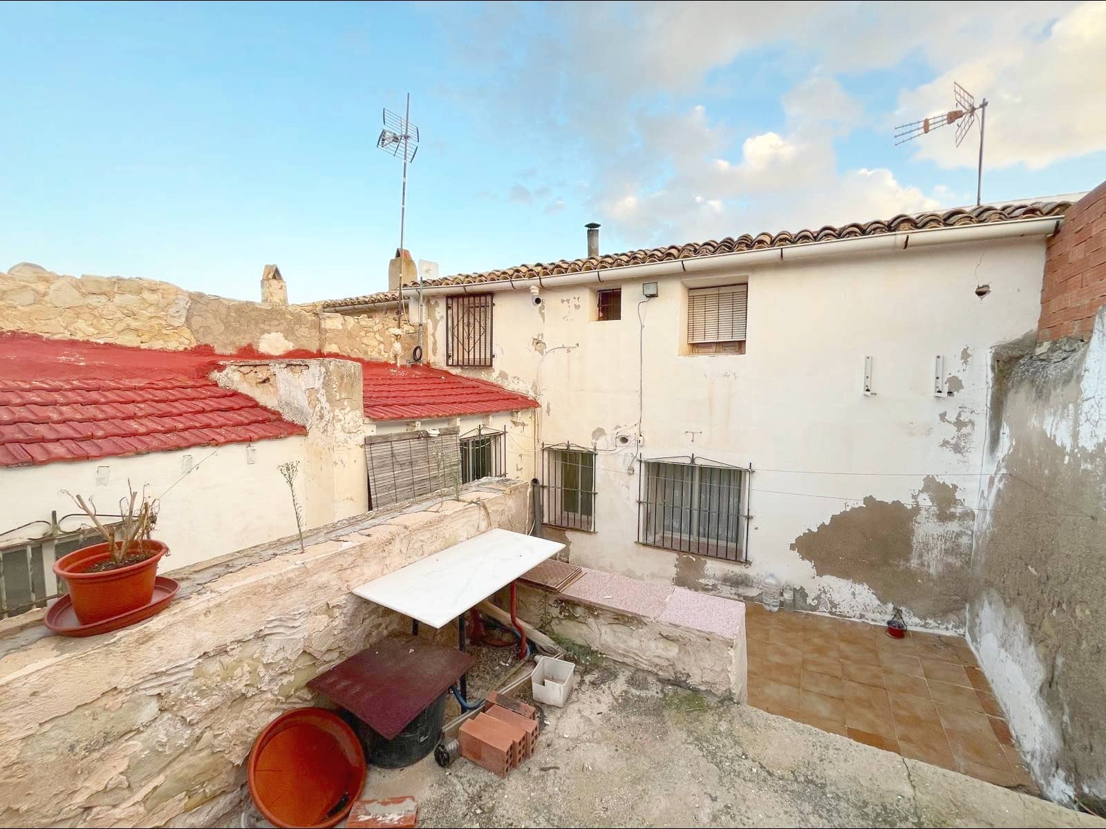 7 bedroom Townhouse for sale in Monovar / Monover - € 95,000 (Ref: 9505983)