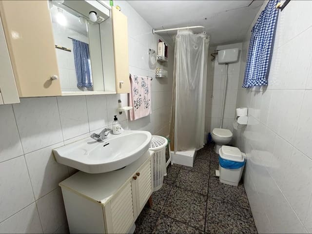 4 sypialnia Dom w skale na sprzedaż w Fortuna z garażem - 74 900 € (Ref: 9505984)