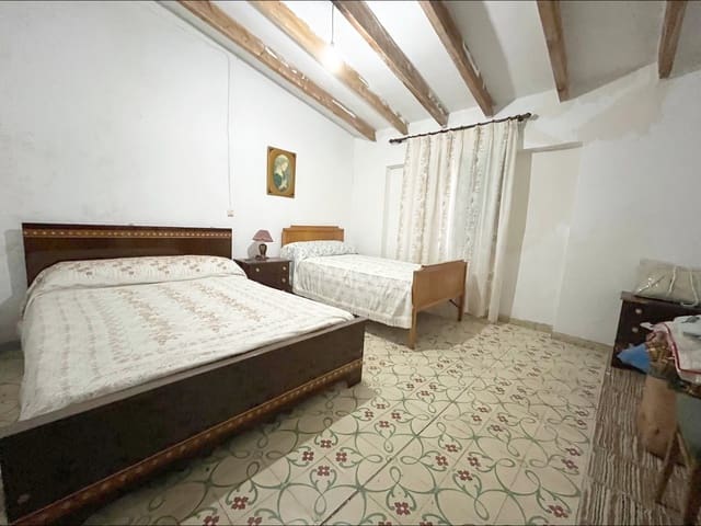 4 sypialnia Dom w skale na sprzedaż w Fortuna z garażem - 74 900 € (Ref: 9505984)