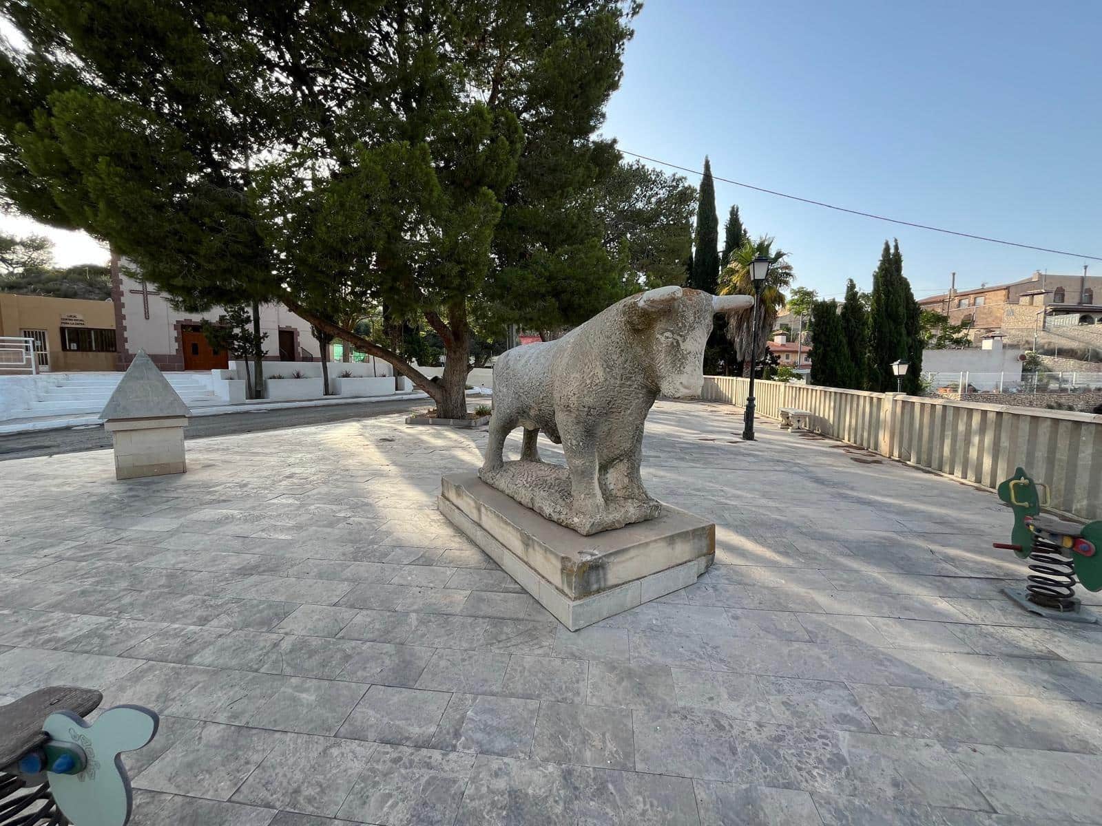 4 sypialnia Dom w skale na sprzedaż w Fortuna z garażem - 74 900 € (Ref: 9505984)