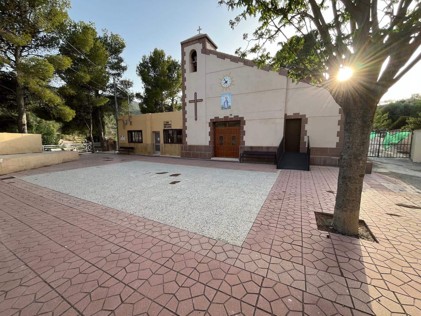 4 sypialnia Dom w skale na sprzedaż w Fortuna z garażem - 74 900 € (Ref: 9505984)