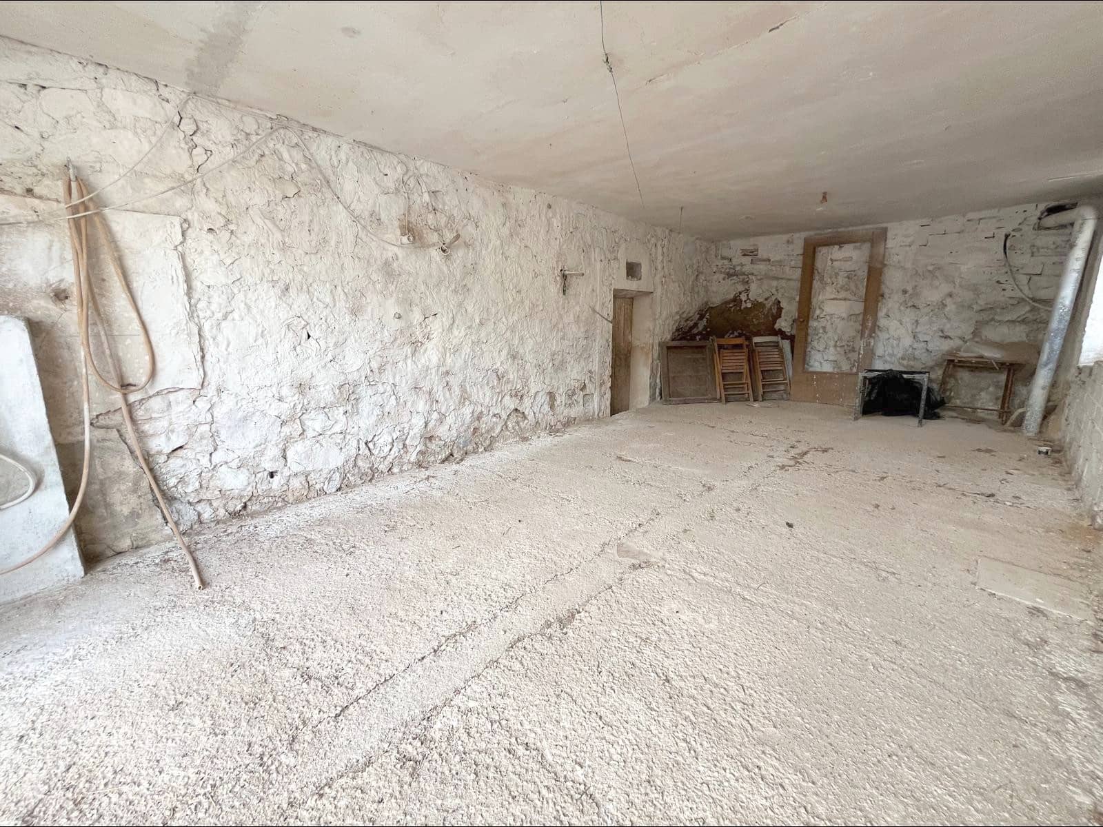 4 sypialnia Dom w skale na sprzedaż w Fortuna z garażem - 74 900 € (Ref: 9505984)