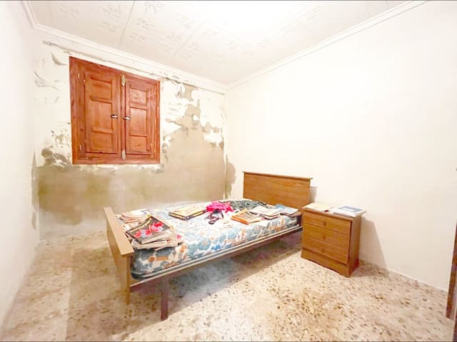 3 makuuhuone Maalaistalo myytävänä paikassa Monóvar / Monóver mukana uima-altaan 
autotalli - 110 000 € (Ref: 9505988)