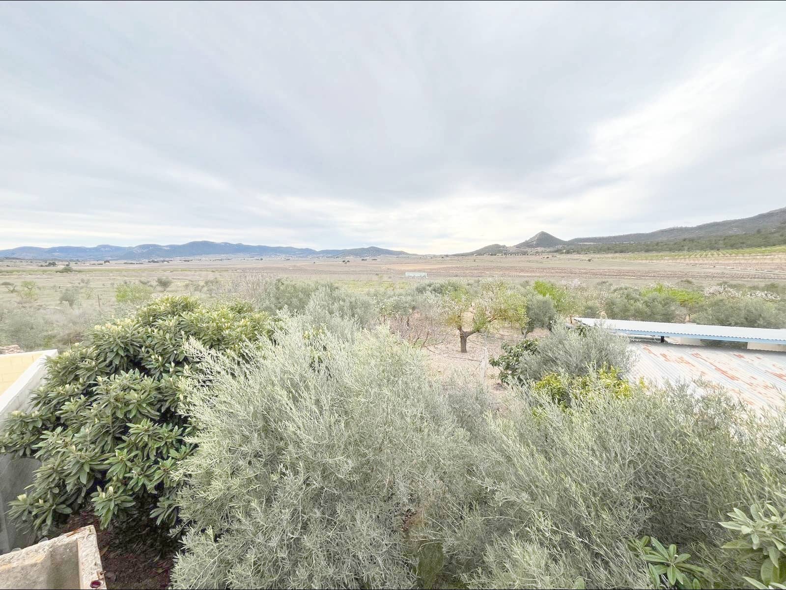 3 makuuhuone Maalaistalo myytävänä paikassa Monovar / Monover mukana uima-altaan 
autotalli - 110 000 € (Ref: 9505988)