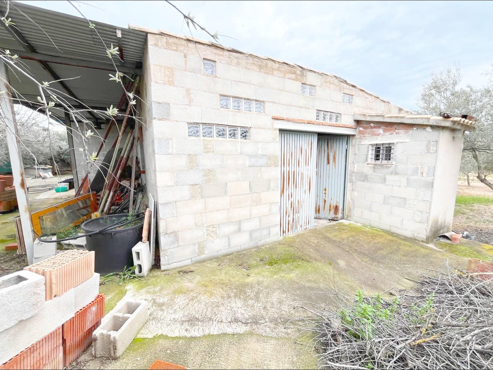 3 makuuhuone Maalaistalo myytävänä paikassa Monovar / Monover mukana uima-altaan 
autotalli - 110 000 € (Ref: 9505988)