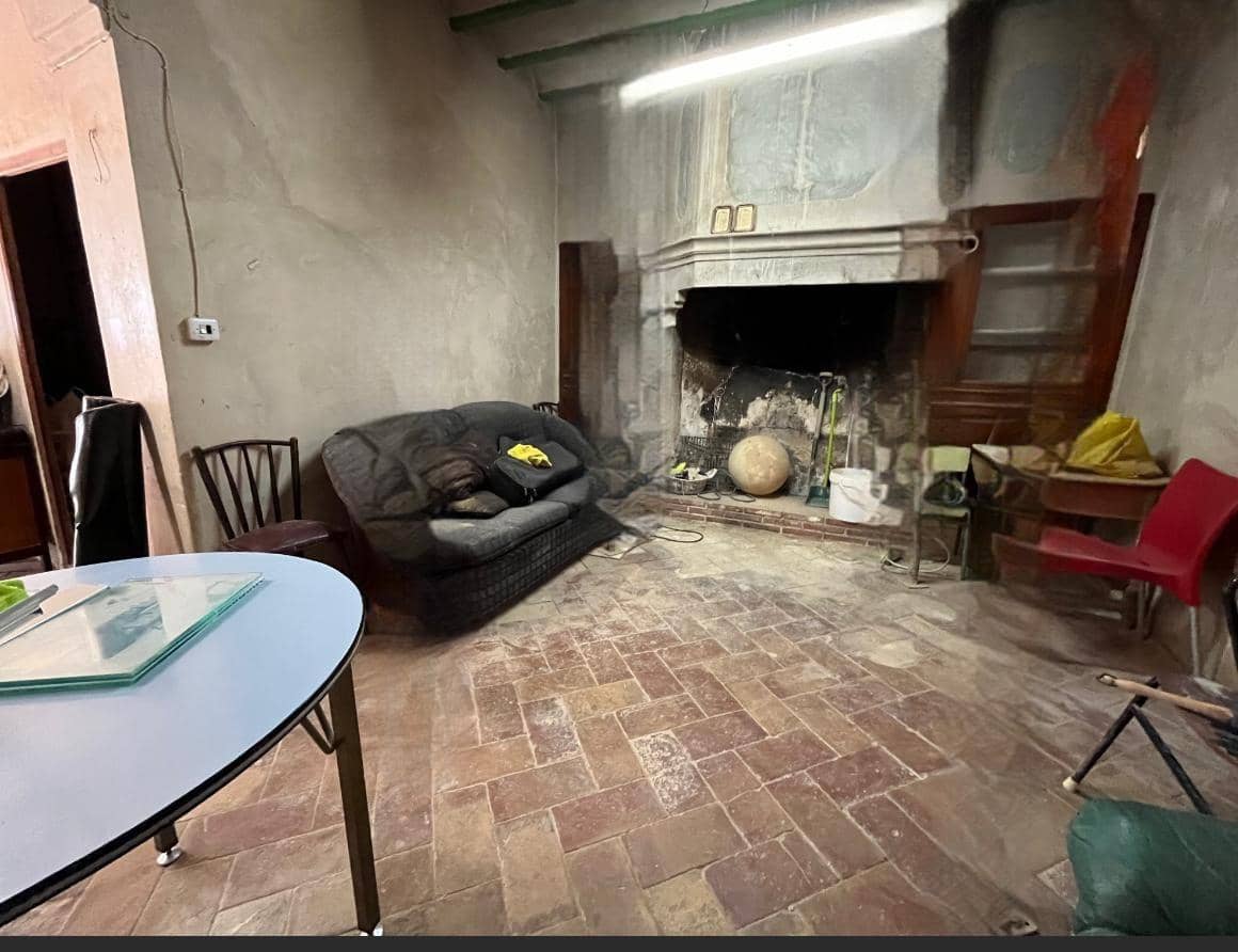 8 bedroom Finca/Country House for sale in Raspay - € 299,000 (Ref: 9505993)