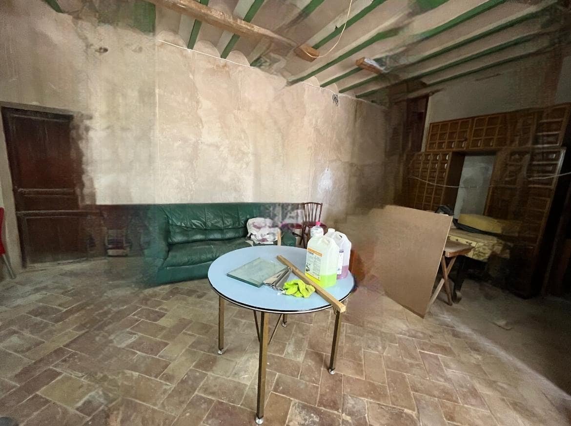 8 bedroom Finca/Country House for sale in Raspay - € 299,000 (Ref: 9505993)