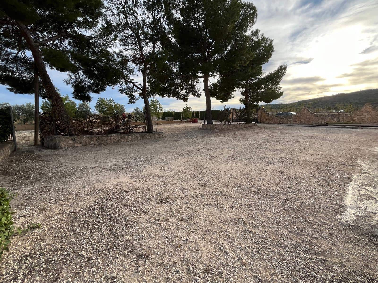 8 bedroom Finca/Country House for sale in Raspay - € 299,000 (Ref: 9505993)