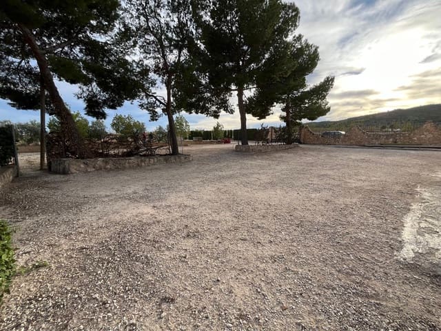 8 bedroom Finca/Country House for sale in Raspay, Yecla - € 299,000 (Ref: 9505993)