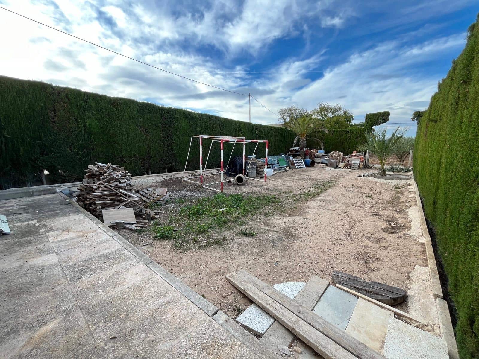 8 bedroom Finca/Country House for sale in Raspay - € 299,000 (Ref: 9505993)