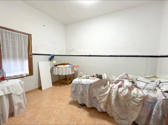 4 soverom Hus til salgs i Raspay, Yecla - € 79 000 (Ref: 9505995)