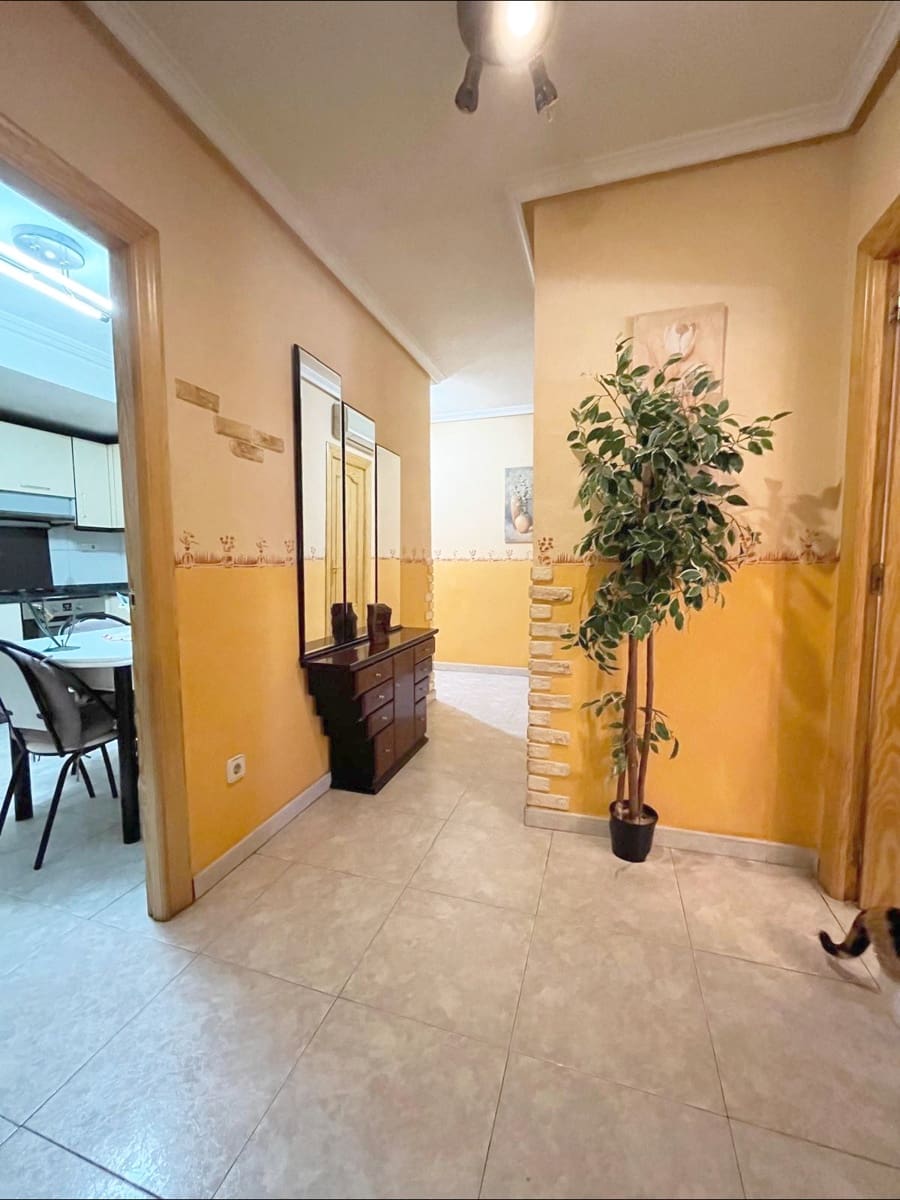 5 makuuhuone Huoneisto myytävänä paikassa Pinoso - 130 000 € (Ref: 9505997)