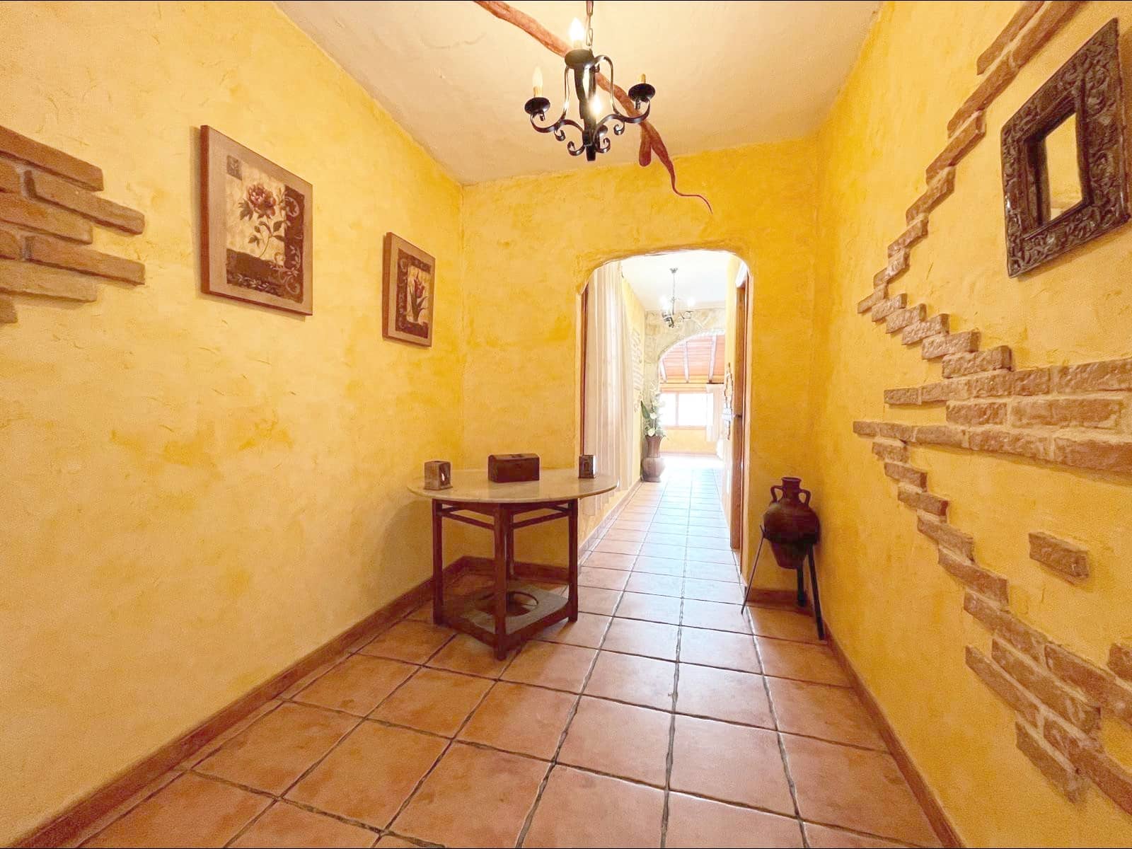 5 makuuhuone Huoneisto myytävänä paikassa Pinoso - 130 000 € (Ref: 9505997)