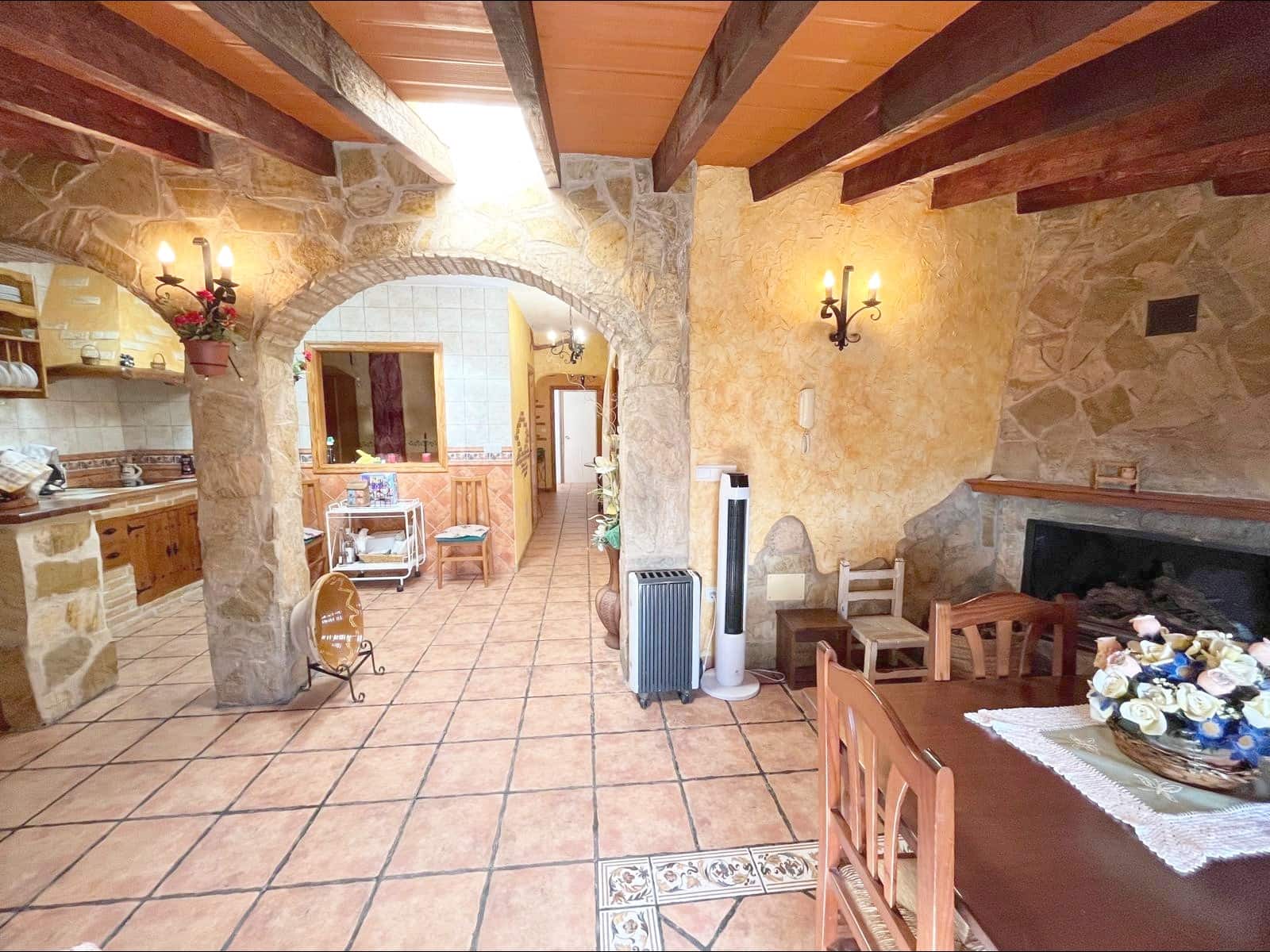 5 makuuhuone Huoneisto myytävänä paikassa Pinoso - 130 000 € (Ref: 9505997)