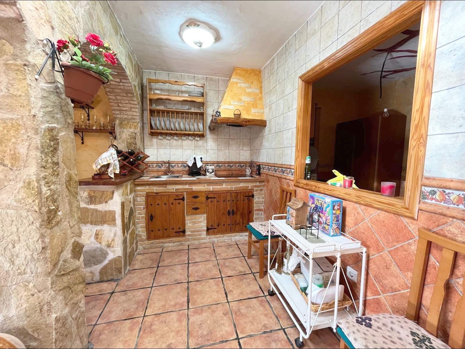 5 makuuhuone Huoneisto myytävänä paikassa Pinoso - 130 000 € (Ref: 9505997)