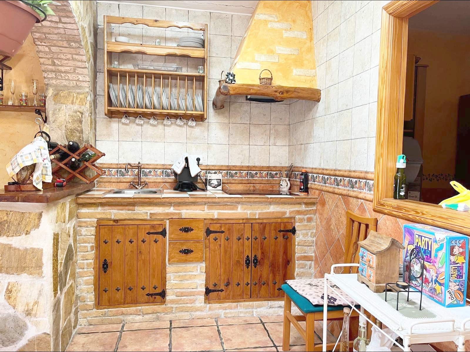 5 makuuhuone Huoneisto myytävänä paikassa Pinoso - 130 000 € (Ref: 9505997)