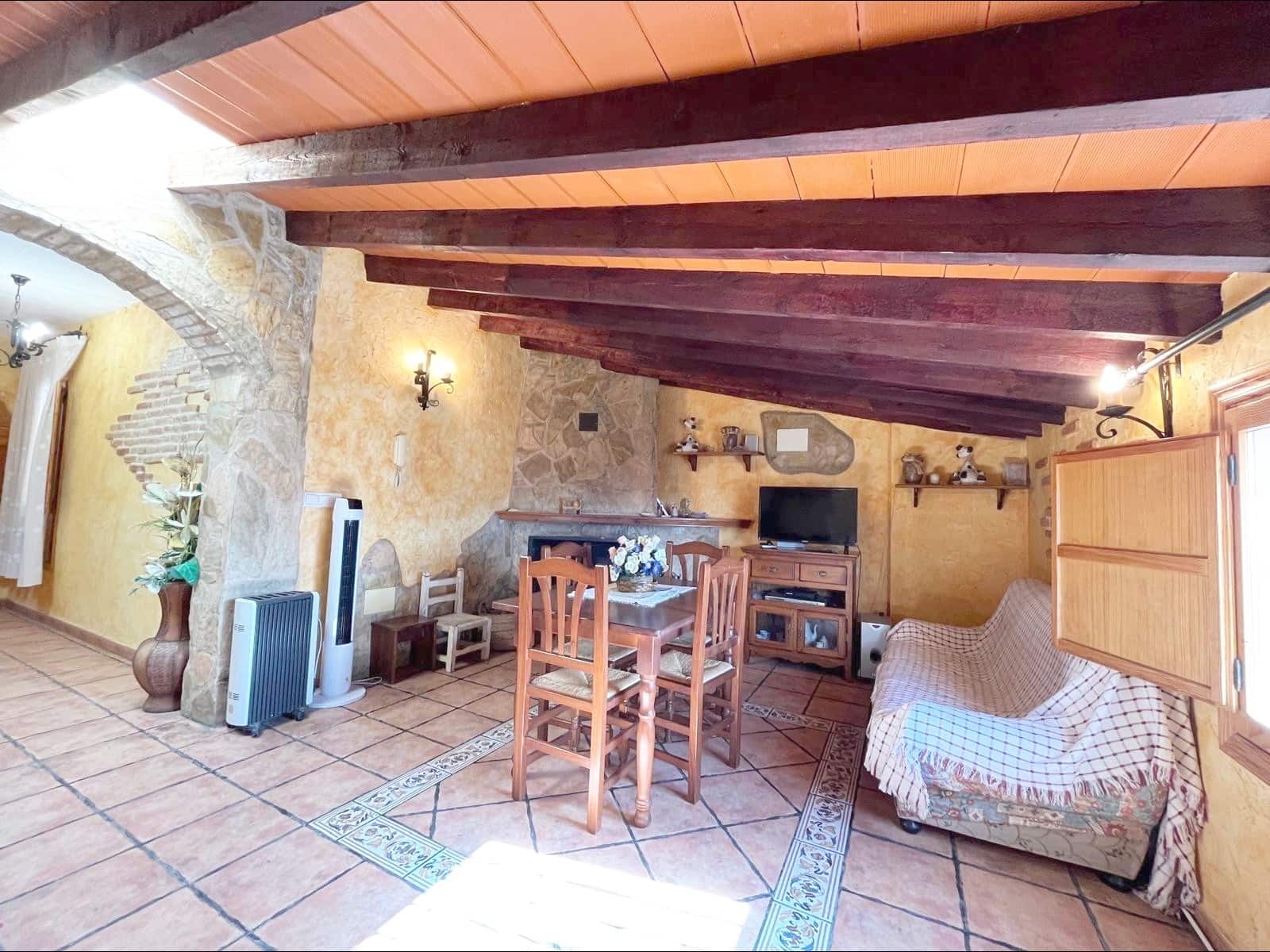 5 makuuhuone Huoneisto myytävänä paikassa Pinoso - 130 000 € (Ref: 9505997)