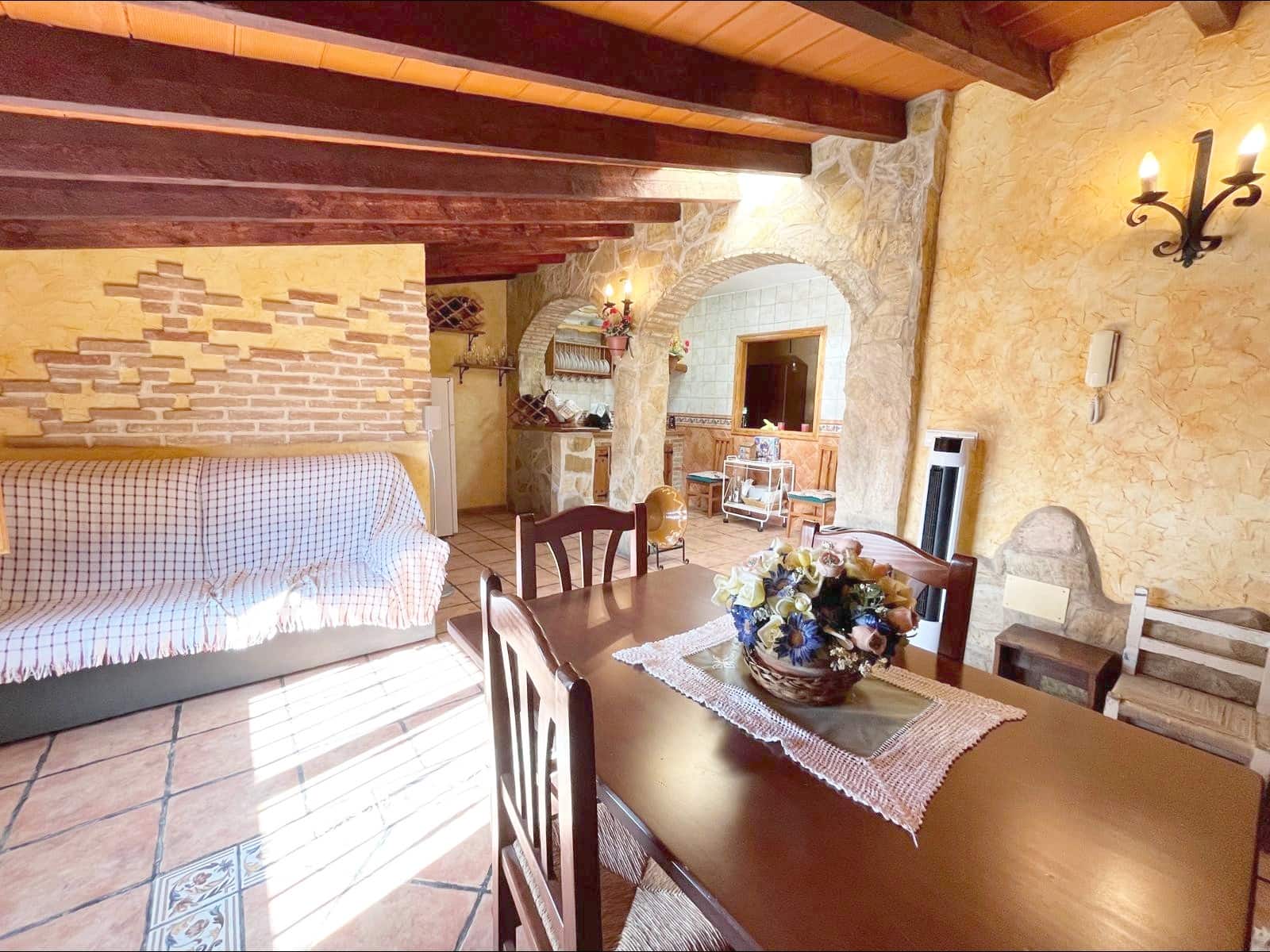 5 makuuhuone Huoneisto myytävänä paikassa Pinoso - 130 000 € (Ref: 9505997)