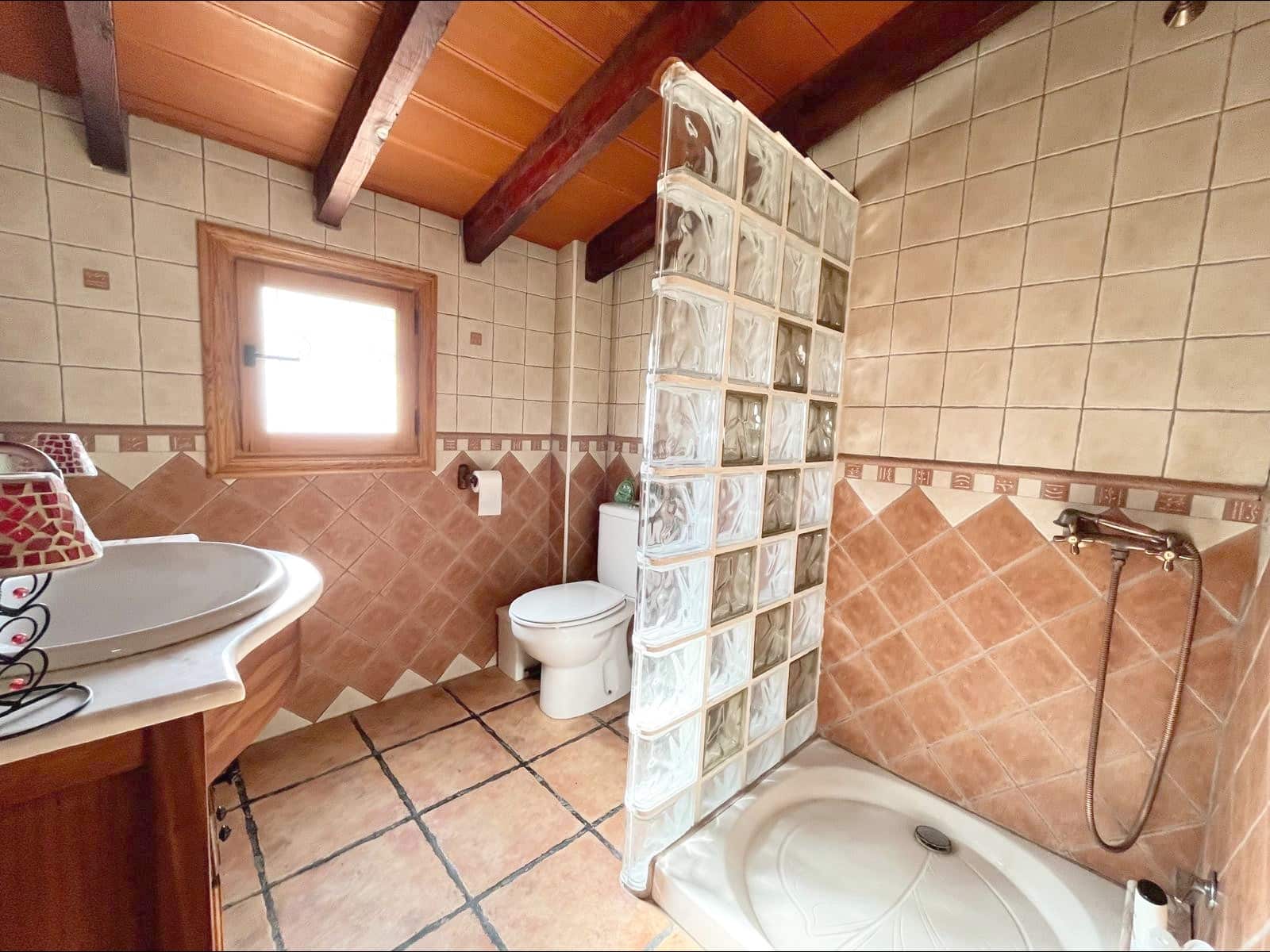 5 makuuhuone Huoneisto myytävänä paikassa Pinoso - 130 000 € (Ref: 9505997)