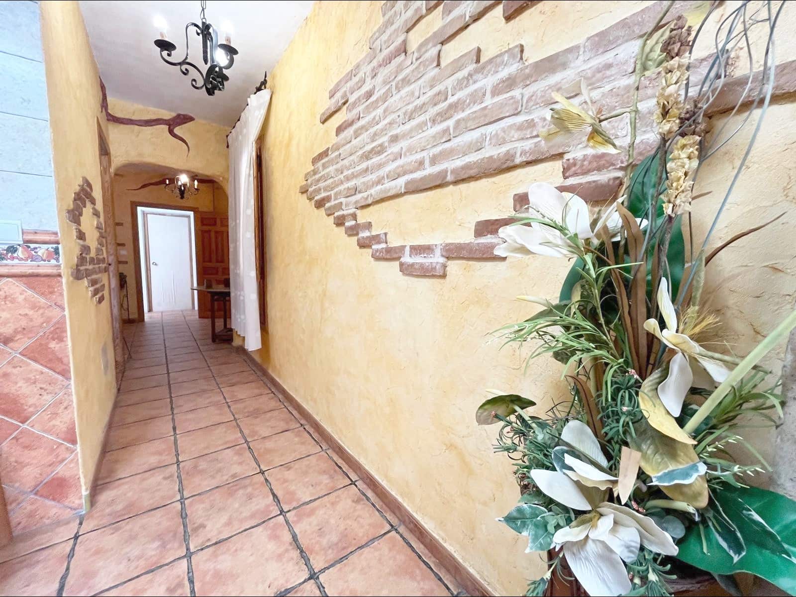 5 makuuhuone Huoneisto myytävänä paikassa Pinoso - 130 000 € (Ref: 9505997)