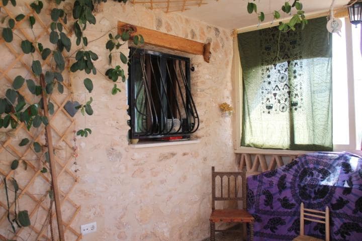 4 bedroom Villa for sale in Pinoso with garage - € 320,000 (Ref: 9505998)