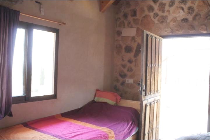 4 bedroom Villa for sale in Pinoso with garage - € 320,000 (Ref: 9505998)