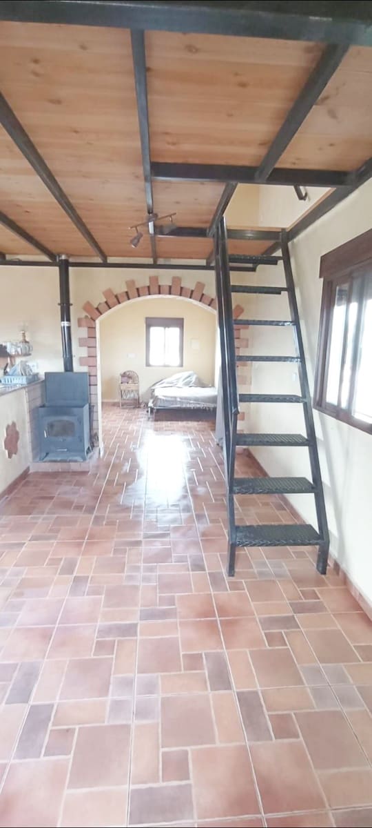 4 bedroom Villa for sale in Pinoso with garage - € 320,000 (Ref: 9505998)