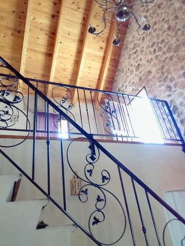 4 bedroom Villa for sale in Pinoso with garage - € 320,000 (Ref: 9505998)