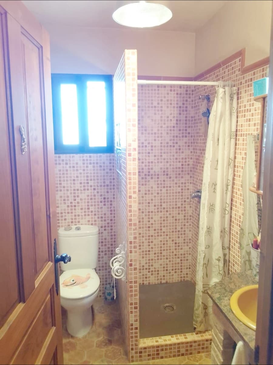 4 bedroom Villa for sale in Pinoso with garage - € 320,000 (Ref: 9505998)