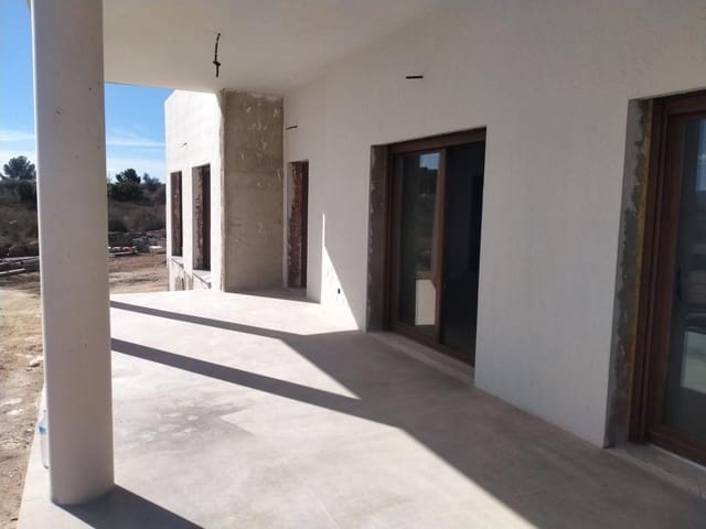 3 Zimmer Villa zu verkaufen in Pinoso mit Pool Garage - 389.000 € (Ref: 9576708)